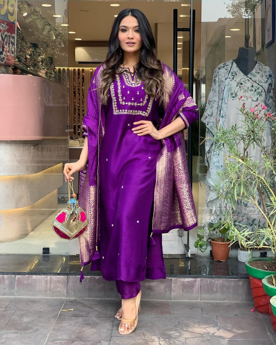 Purple Embroidered Jacquard Kurta Set with Heavy Dupatta